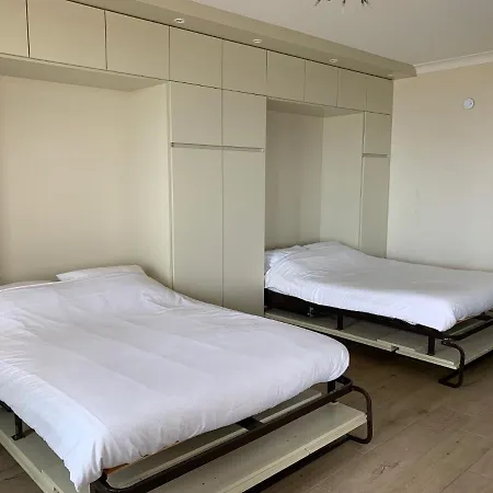 Very Spacious Family With Seaview T16