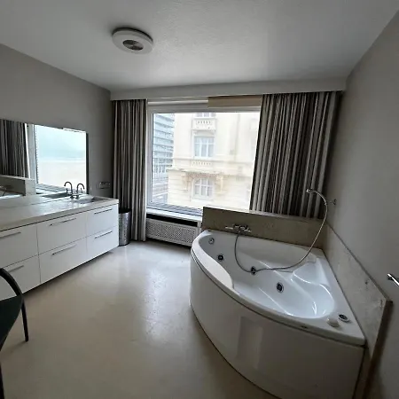 Very Spacious Family With Seaview T16 * Oostende